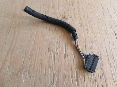 Audi TT Mk1 8N Tail Light Connector Plug 893971636